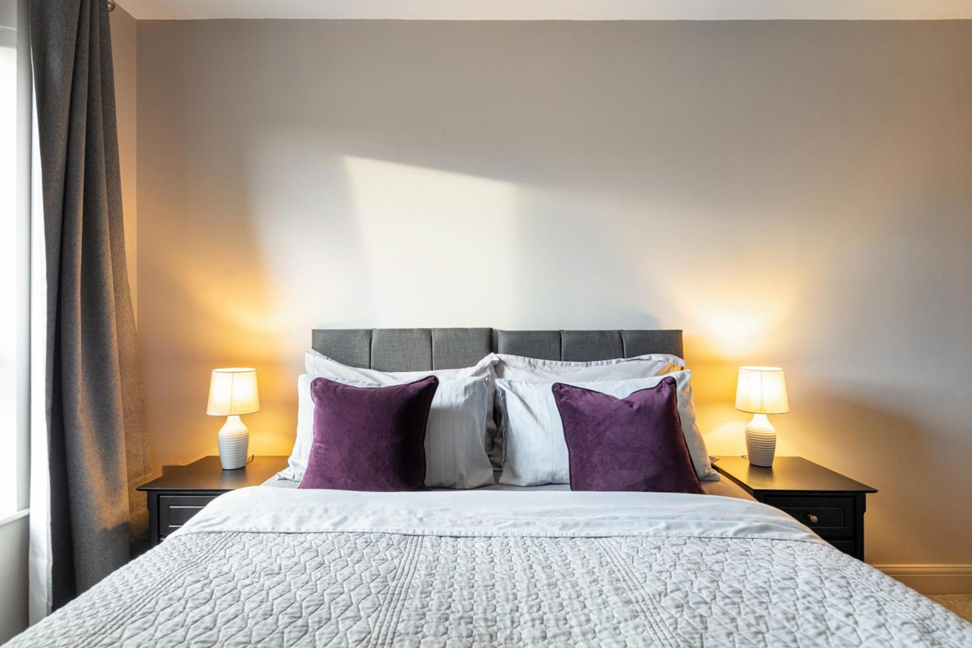 Excel, O2, Canary Wharf, London City Airport - Free Parking Екстериор снимка