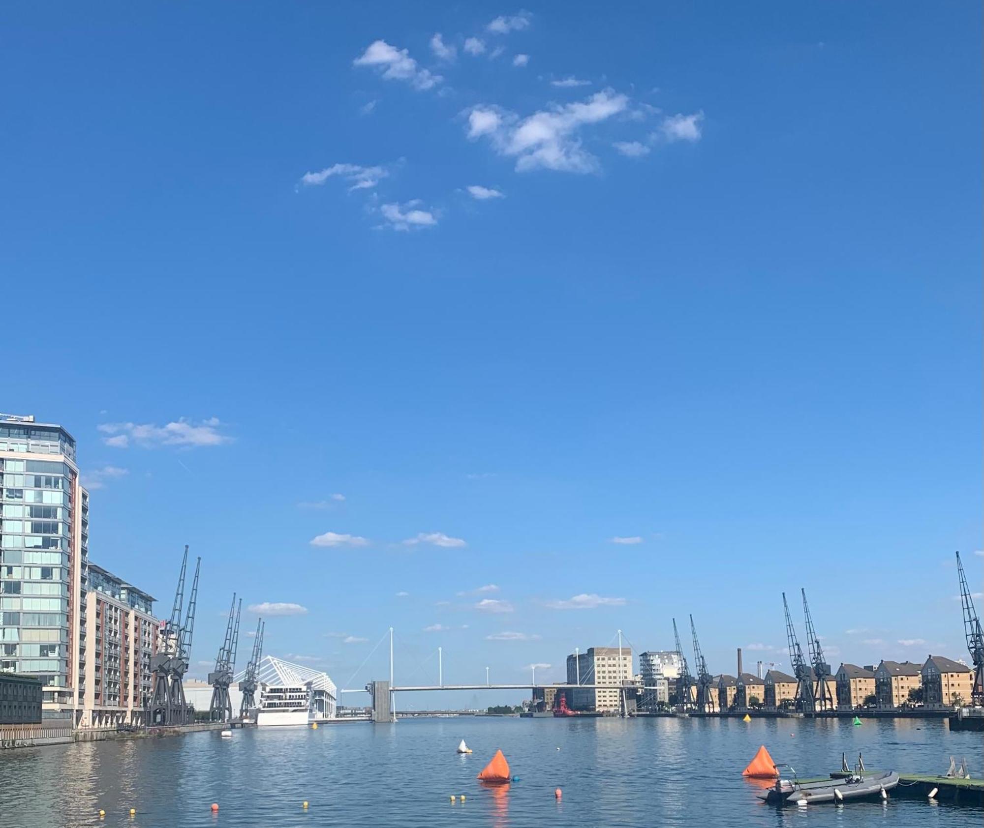 Excel, O2, Canary Wharf, London City Airport - Free Parking Екстериор снимка